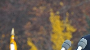 El  líder norcoreano Kim Jong-un  habría dirigido  personalmente ejercicios de defensa con fuego real.