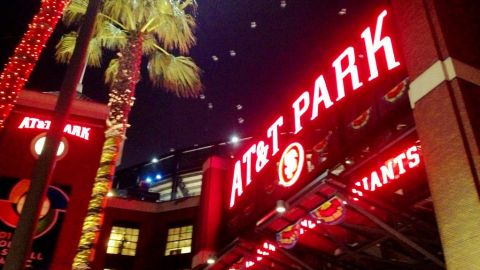 AT&T Park abre sus puertas a una nueva temporada de los Gigantes.