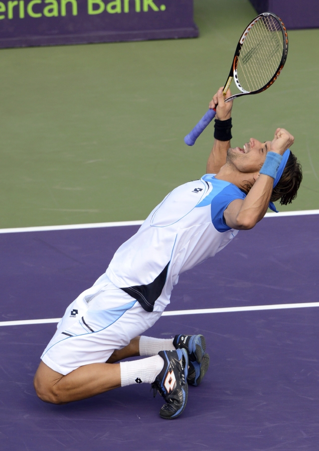 El tenista español David Ferrer celebra su pase a la final del Masters de Miami.