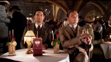 Tobey Maguire y Leonardo DiCaprio  en una escena de la esperada 'The Great Gatsby'.