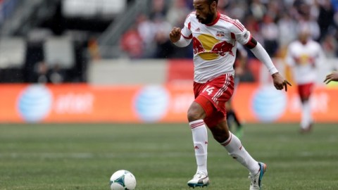 El francés Thierry Henry rompió con la racha de su equipo sin ganar.