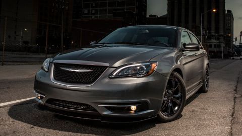 Trabajo duro, perseverancia e ingenio, son los valores que representa el Chrysler 200 S Special Edition.