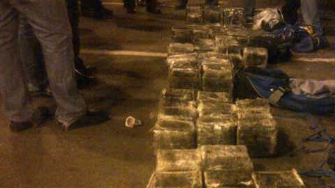 Parte del cargamento de cocaína incautado hoy.