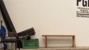 Armas incautadas por el Ejército Mexicano como parte de un operativo antidrogas en Michoacán.