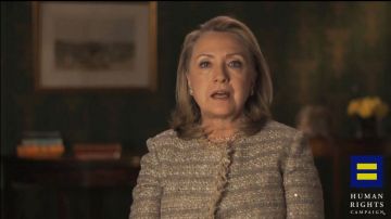 La más reciente aparición de Clinton fue en un video de apoyo al matrimonio entre personas del mismo sexo.