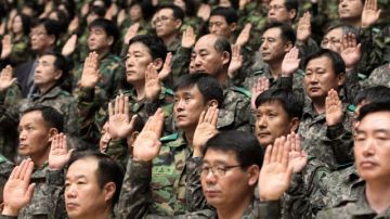 Militares surcoreanos aceptaron ayer una resolución de combate contra Norcorea en caso de que se produzca un ataque del vecino país.