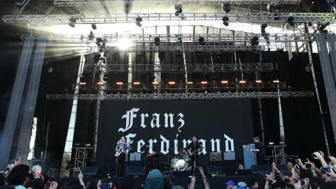 Franz Ferdinand hizo saltar a más de 50 mil espectadores en Chile