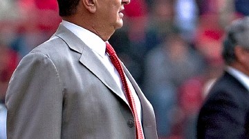 Enrique Meza (izq.) y Víctor Vucetich observan el juego.