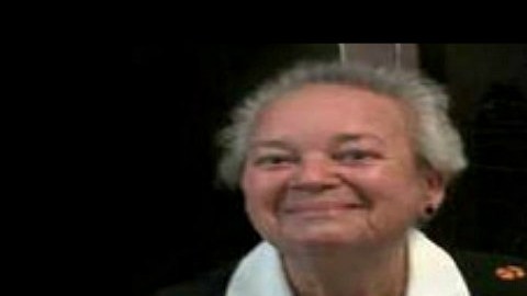 Flor Gebfeuerer Therese fue detenida antes de que saliera su vuelo a Francia.