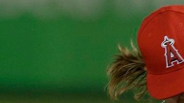 Jered Weaver sí tiene fractura en el codo. Es baja para los 'Angels' por lo menos un mes.