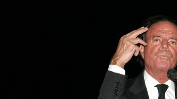 Julio Iglesias lleva ya 45 años de carrera, con más de 80 álbumes a sus espaldas.