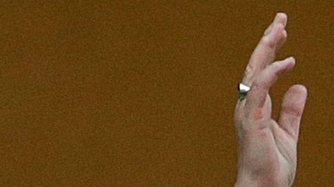 El Papa Francisco hizo llegar sus condolencias a David Cameron, primer ministro británico.