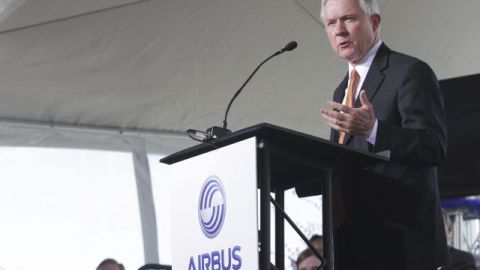 El senador republicano por Alabama, Jeff Sessions, tachó  de "inaceptable" que el comité, presidido por el demócrata Patrick Leahy, solo haya anunciado una audiencia.