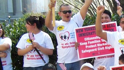 Tras un viaje de cuatro horas, desde la Ciudad de Nueva York a Washington D.C., los inmigrantes tenían entusiasmo para repartir.