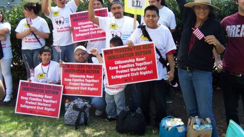 Tras un viaje de cuatro horas, desde la Ciudad de Nueva York a Washington D.C., los inmigrantes tenían entusiasmo para repartir.