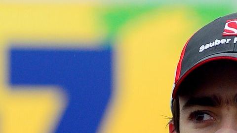Esteban Gutiérrez, el piloto mexicano de Sauber, cumple su sueño de correr en Shanghai.
