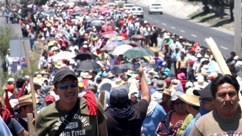 Aproximadamente al medio días los manifestantes comenzaron la protesta desde el recinto de la CETEG, ubicada en la avenida Ruffo Figueroa, en Chilpancingo.