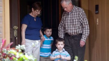 Los abuelos tienen derecho a visitar y tener una relación con sus nietos.