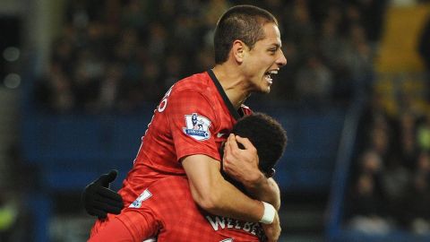 “Chicharito” espera alinear mañana domingo contra el Stoke City.