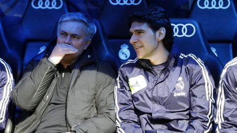 Los 'cerebros' de la banca merengue, José Mourinho y Aitor Karanka, ven complicado como rival al Borussia.