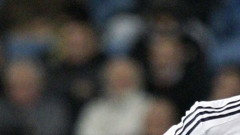 El alemán Mezut Özil y otras estrellas merengues no jugarán contra el Bilbao.