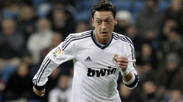 El alemán Mezut Özil y otras estrellas merengues no jugarán contra el Bilbao.