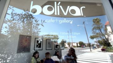 El Café Bolívar, de Santa Mónica, es punto de reunión para  algunos venezolanos de LA.