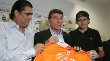 Miguel Ángel Brindisi, quien ha dirigido a equipos en México, podría ser timonel del Independiente argentino.