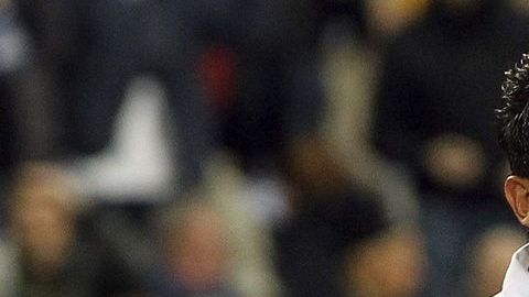 Santa Cruz jugaría con Clarence Seedorf en el club carioca.