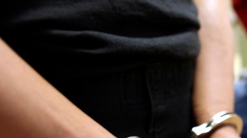 Los investigadores sostienen que se han pagado miles de dólares por certificados de nacimiento falso.