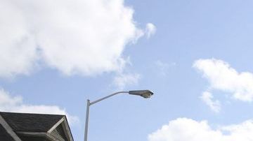 Varias ciudades muestran problemas económicos; en la imagen se muestran varios negocios cerrados en Detroit.