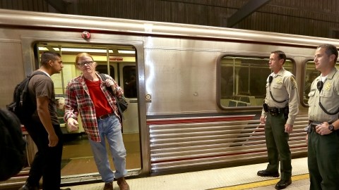 En las estaciones de trenes de mayor  concentración, se ha reforzado la seguridad con perros detectores de explosivos.