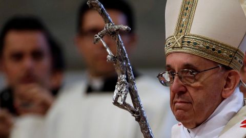 El Papa Francisco durante el rezo del Regina Coeli en la Plaza de San Pedro.