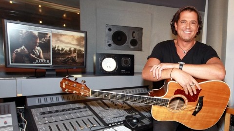 Carlos Vives grabó con Michel Teló el tema 'Como le gusta a tu cuerpo', segundo sencillo de su nueva producción.