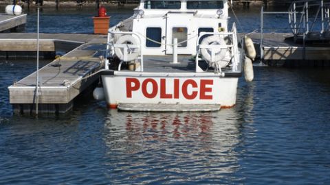 Personal de rescate marítimo también participa de la búsqueda.