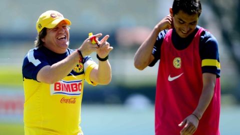 Miguel Herrera la está pasando bien en Avándaro.