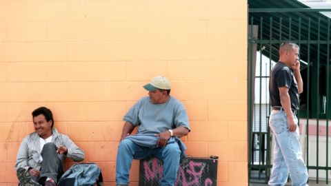 Se estima que 35,000 jornaleros salen a buscar trabajo cada día en el condado de Los Ángeles.