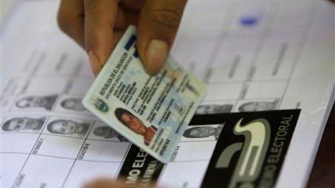 El gobierno de El Salvador emitirá el DUI a sus connacionales que residen en Estados Unidos y Canadá.