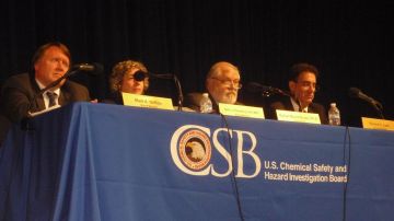 Comisión para la Seguridad Química de Estados Unidos (CSB) en un foro realizado en Richmond sobre la explosión en planta de Chevron.