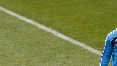 El gran 'CR7' a su salida del entrenamiento 'merengue' en el que se ejercitó solo.