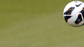 En los campos de entrenamiento de ambos equipos los jugadores lucen relajados.