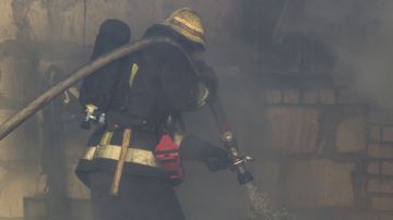 La emergencia conllevó la activación de, aproximadamente, 80 bomberos y casi una hora para apagar el fuego.