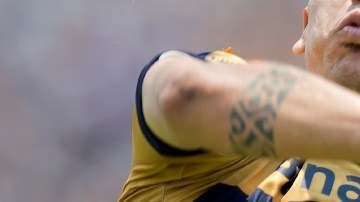 Robin Ramírez celebra tras mar- car el 2-0 a Jaguares.