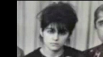 Zubeidat Tsarnaeva, en esta imagen junto a su exesposo y con su hijo Tamerlan en la falda.