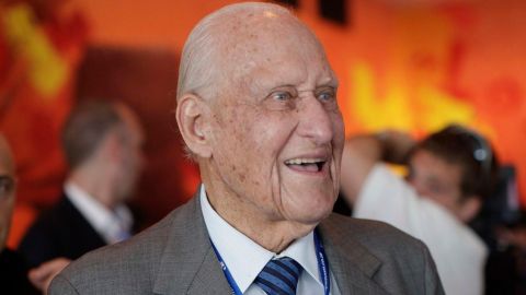 Havelange está implicado en el megaescándalo de corrupción al interior de la FIFA.