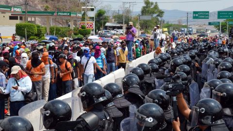 Los maestros han tenido varios enfrentamientos con la policía.