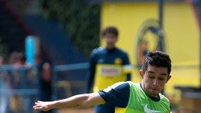 Christián Bermúdez (izq.) y  Narciso Mina en la práctica de ayer del América de cara al encuentro del sábado contra Tigres.