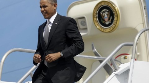 Obama bajó del Air Force One en el aeropuerto Juan Santamaría.