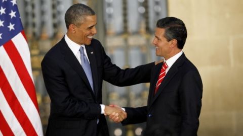 El presidente de EEUU, Barack Obama (i), y su homólogo de México, Enrique Peña Nieto,  tras una reunión en Palacio Nacional.