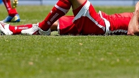Antonio Naelson "Sinha" se lamenta tras la derrota ante el San Luis en la última jornada